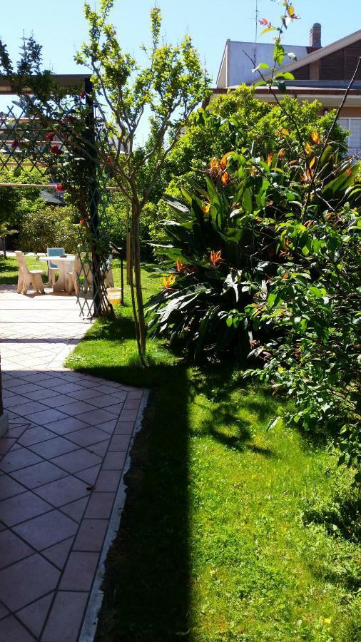 Home Denise E Luca Latina Exterior photo