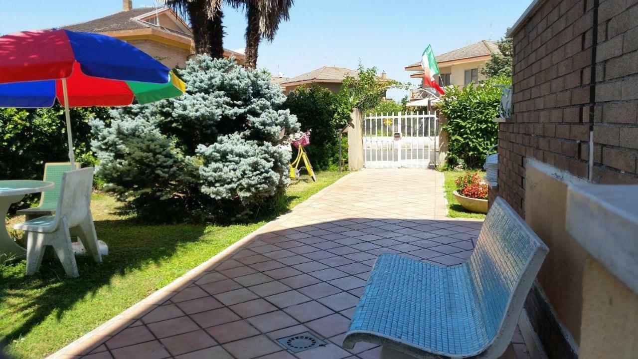 Home Denise E Luca Latina Exterior photo