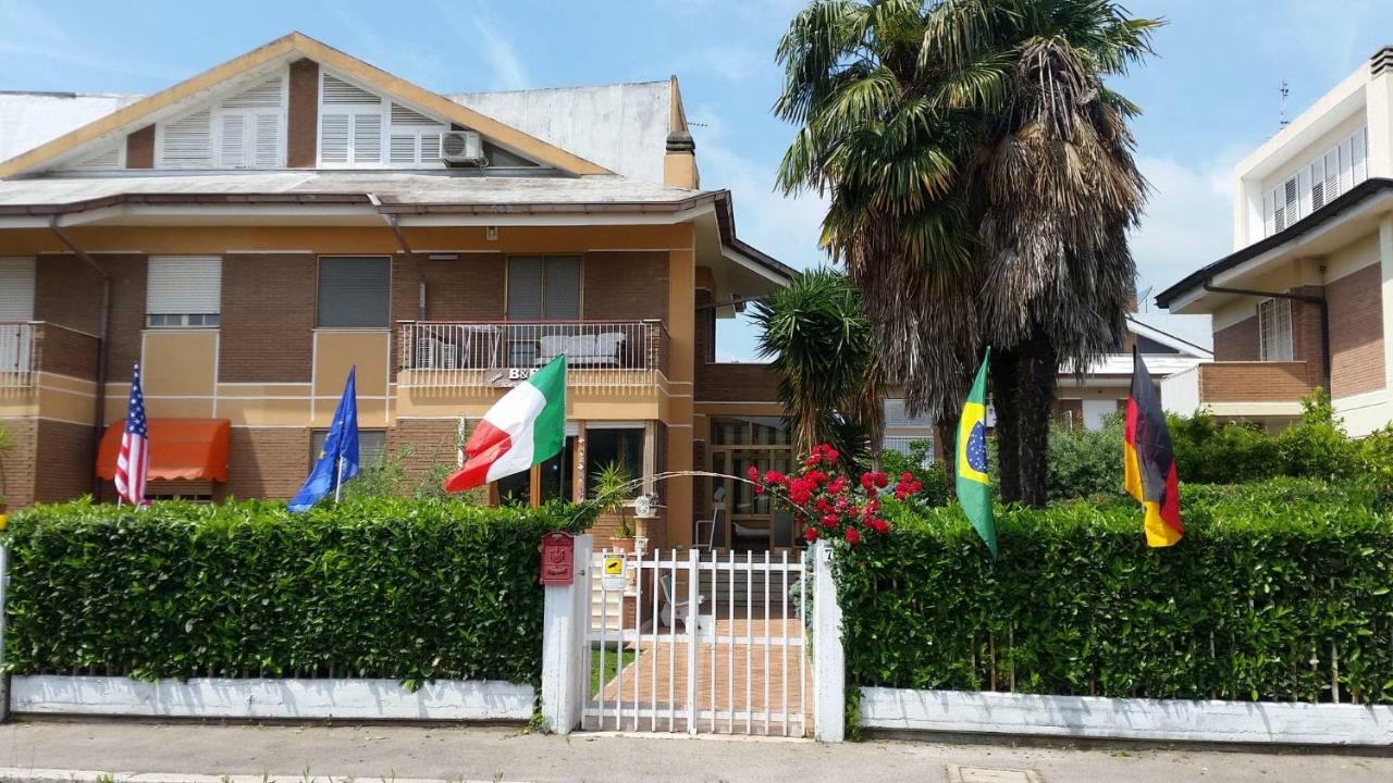 Home Denise E Luca Latina Exterior photo